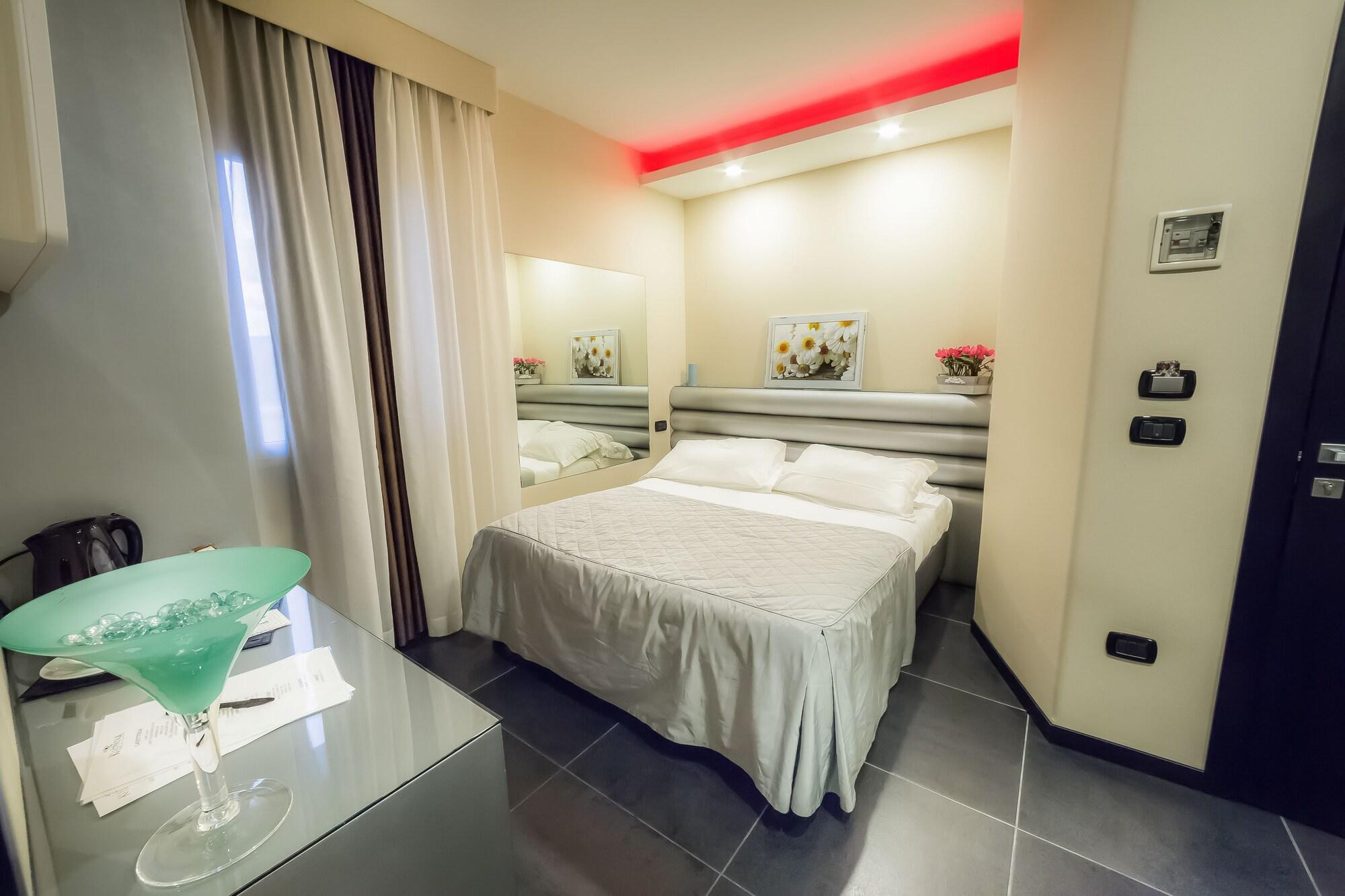 Kleopatra Design Hotel Наполи Екстериор снимка