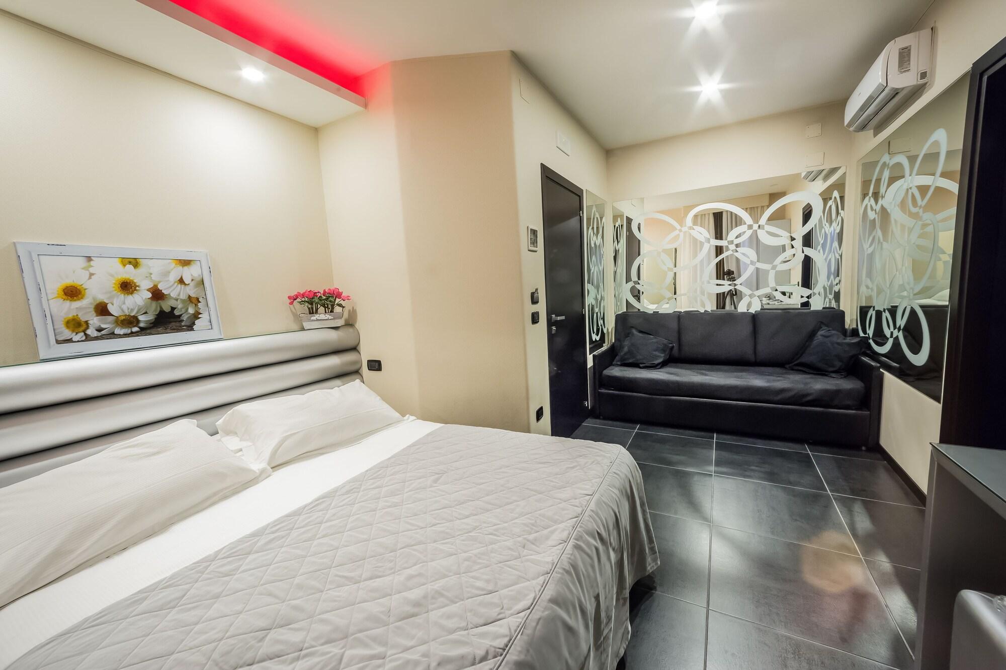 Kleopatra Design Hotel Наполи Екстериор снимка
