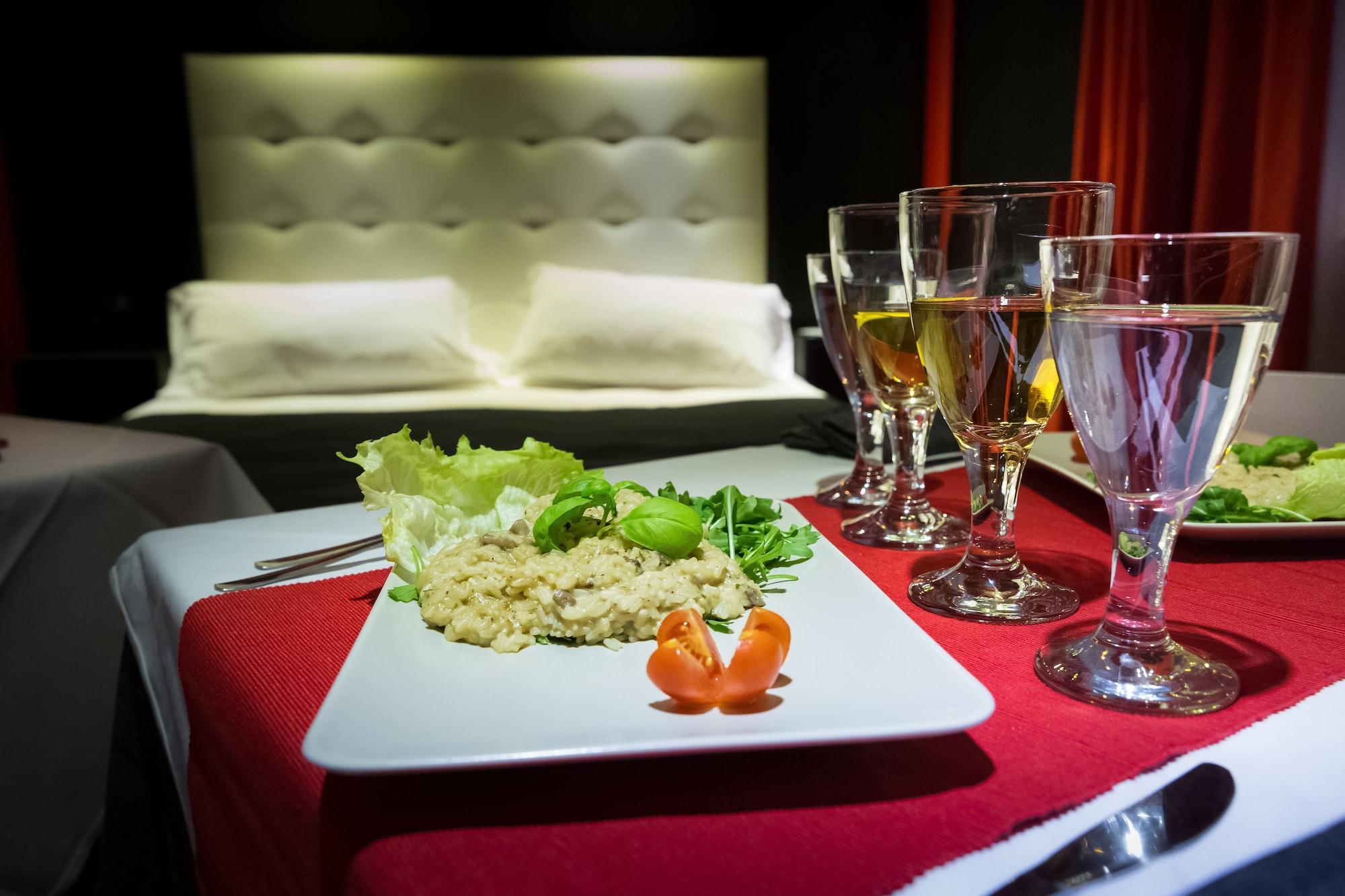 Kleopatra Design Hotel Наполи Екстериор снимка