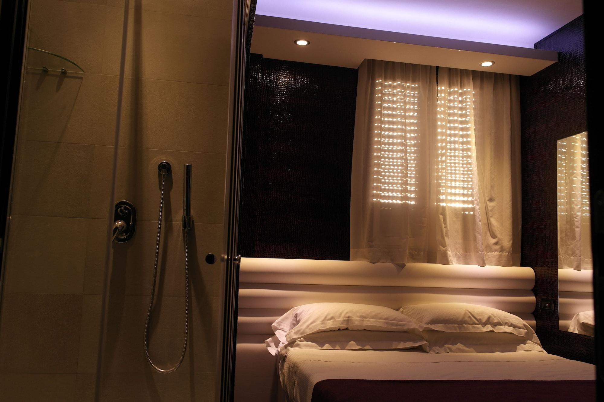 Kleopatra Design Hotel Наполи Екстериор снимка