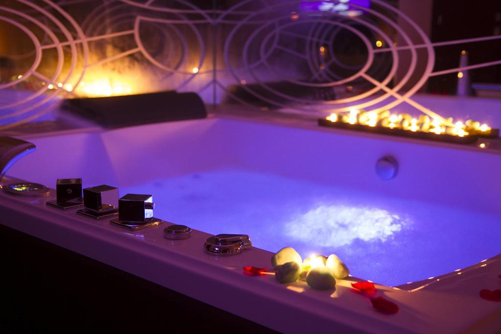 Kleopatra Design Hotel Наполи Екстериор снимка