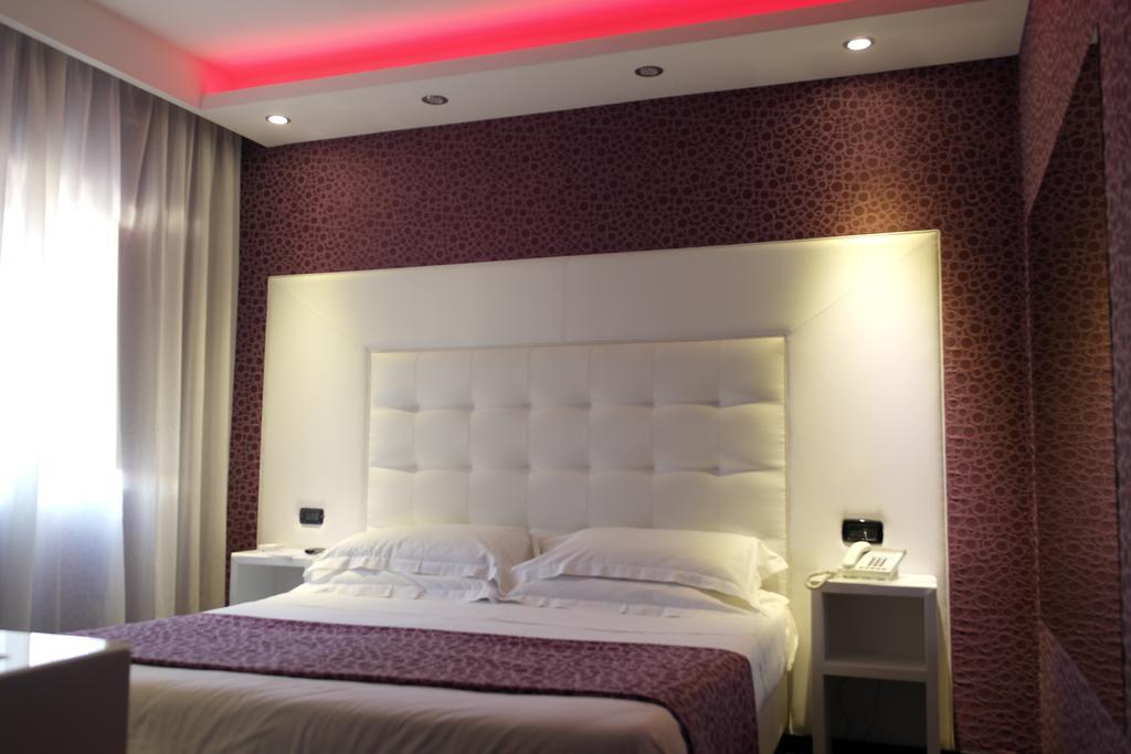 Kleopatra Design Hotel Наполи Екстериор снимка
