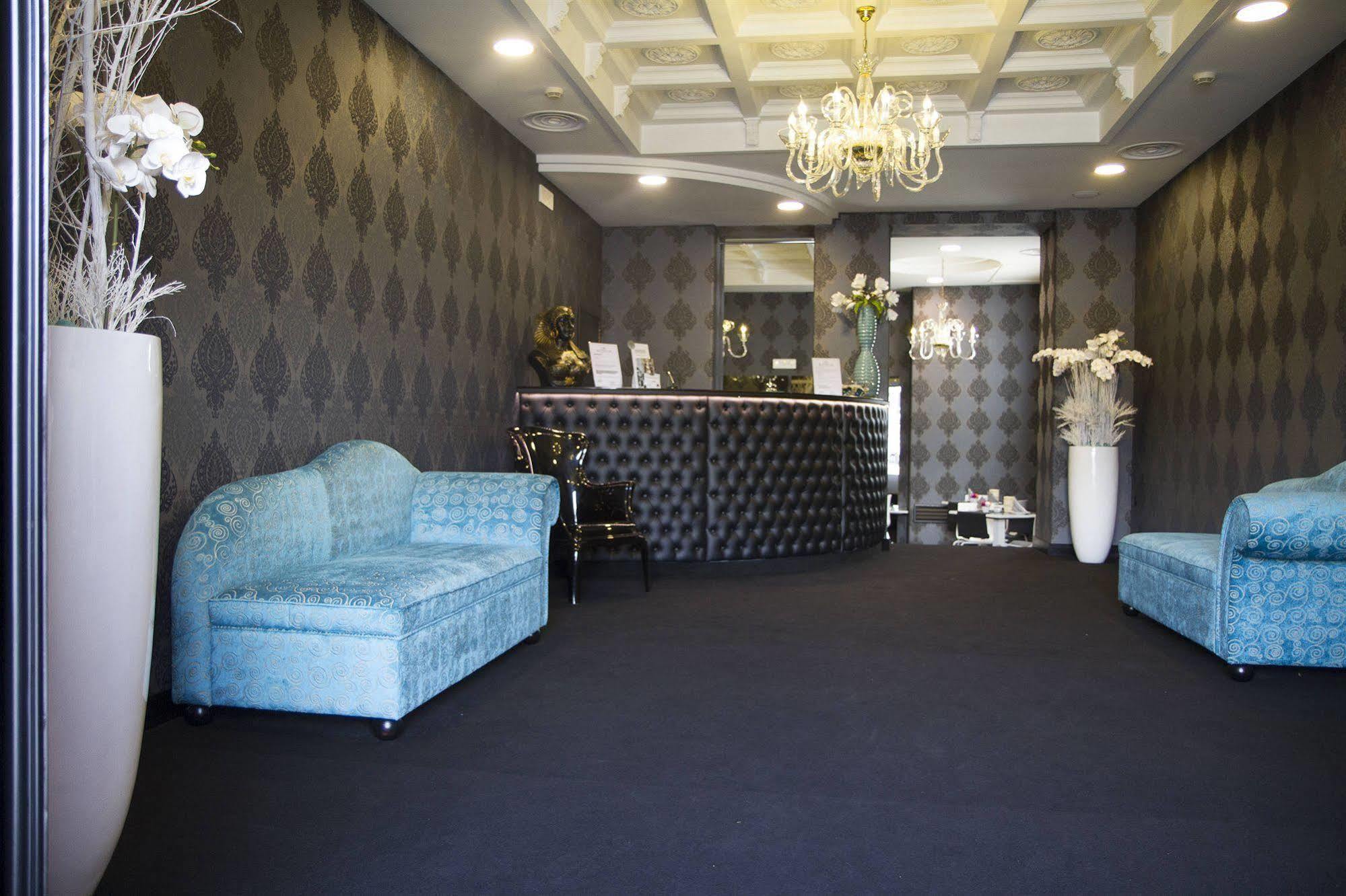 Kleopatra Design Hotel Наполи Екстериор снимка