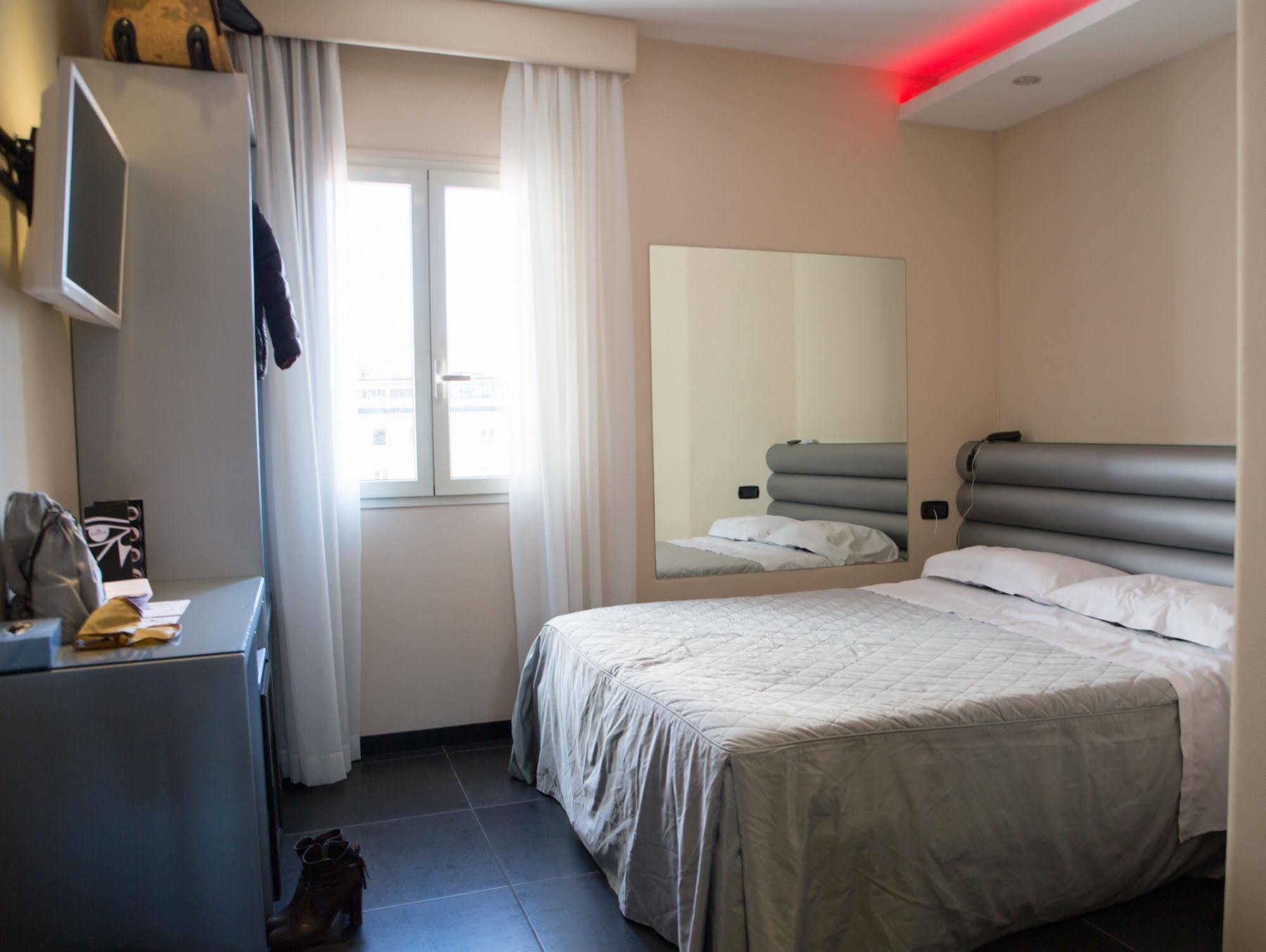 Kleopatra Design Hotel Наполи Екстериор снимка
