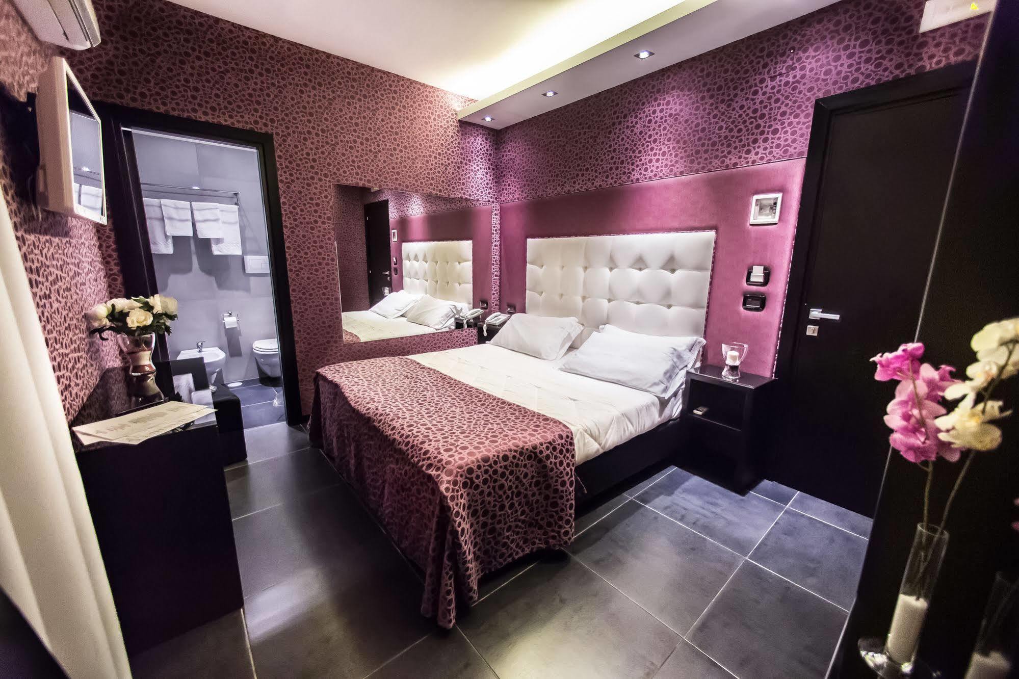 Kleopatra Design Hotel Наполи Екстериор снимка