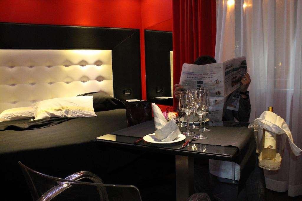 Kleopatra Design Hotel Наполи Стая снимка