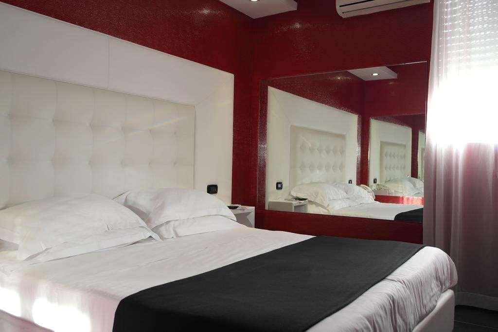Kleopatra Design Hotel Наполи Стая снимка